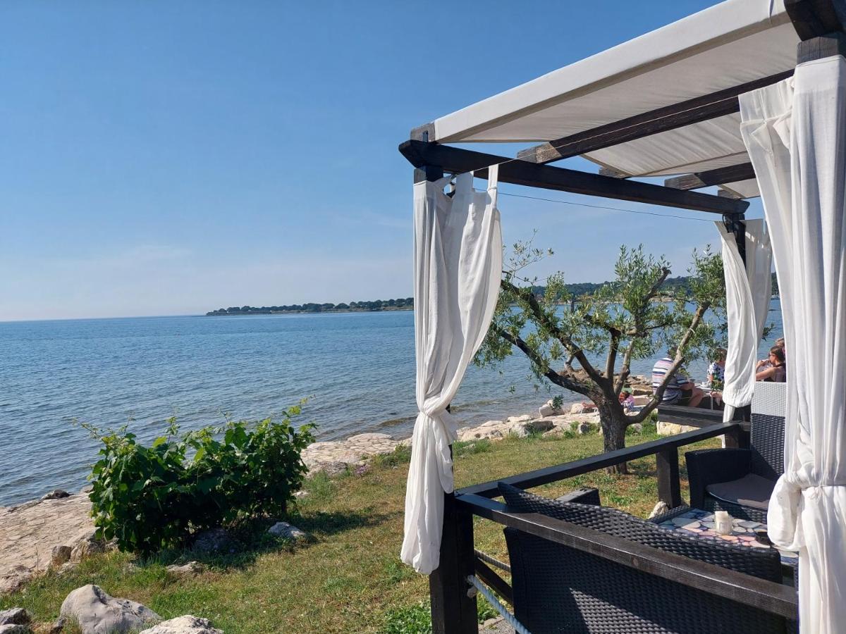 Apartments Henc Novigrad Istria Exterior foto