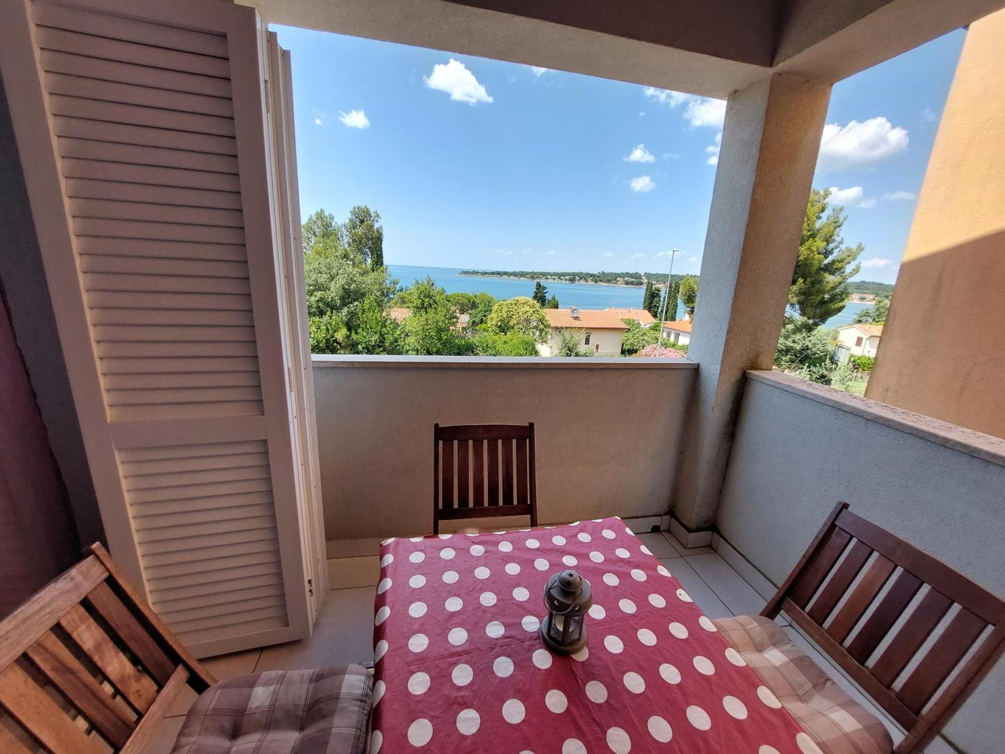 Apartments Henc Novigrad Istria Exterior foto